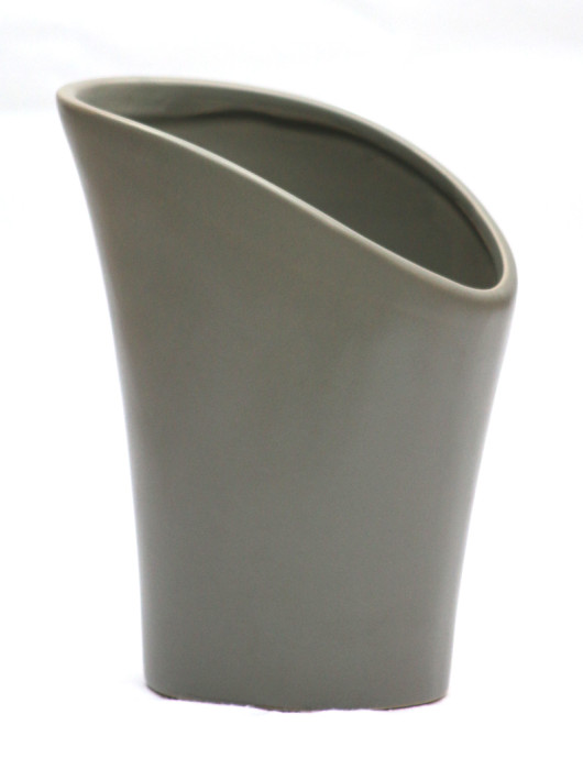 Grey vase - wide opening